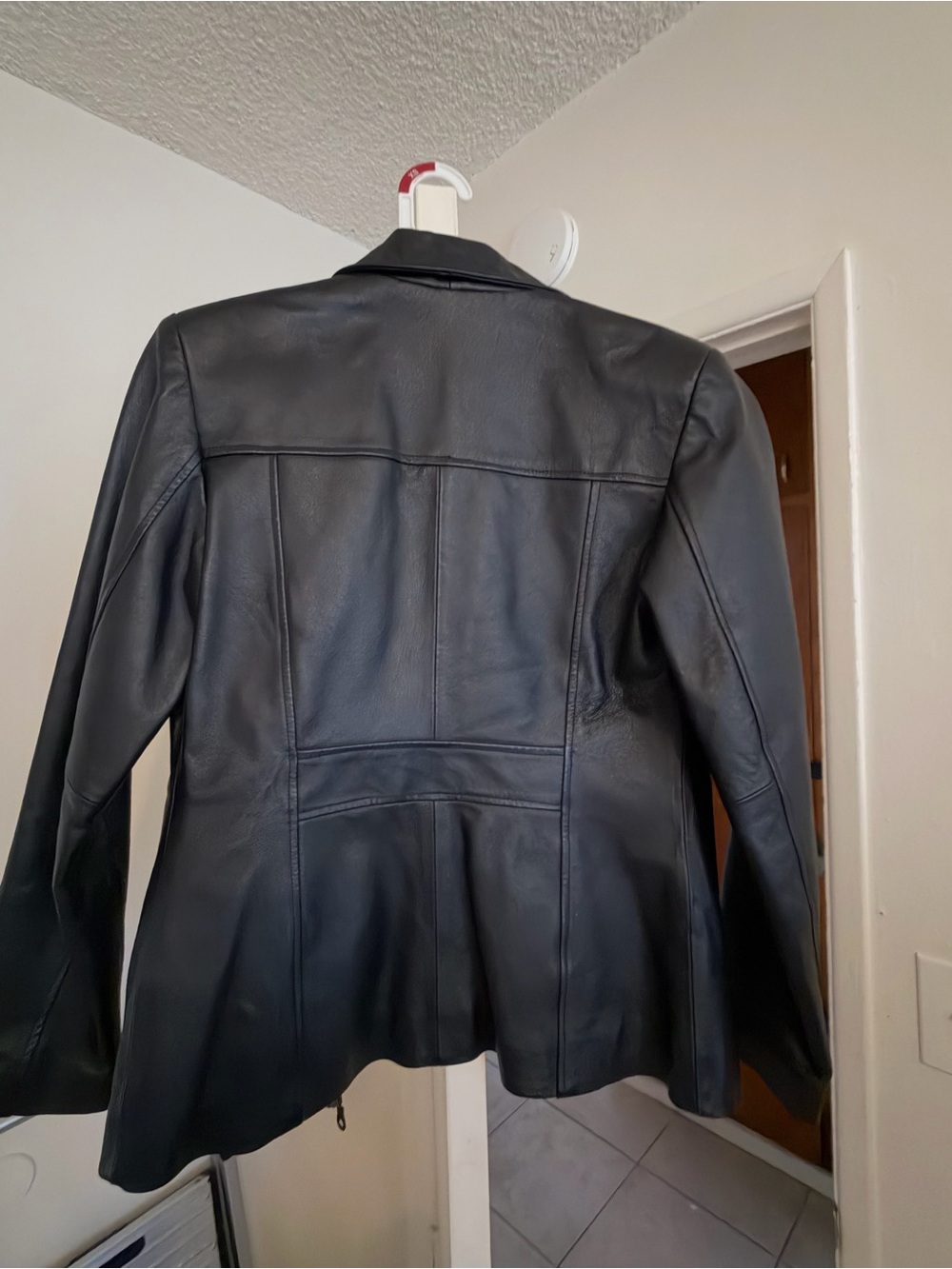 L.L. Bean Men's Black Leather Jacket - Minimal Collar - Picture 3 of 3